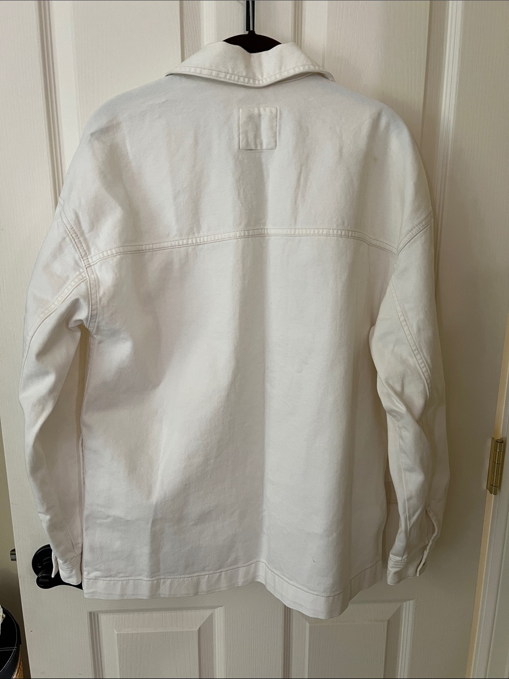 GAP White Oversized Jean Jacket with Patch Pockets - Picture 3 of 3